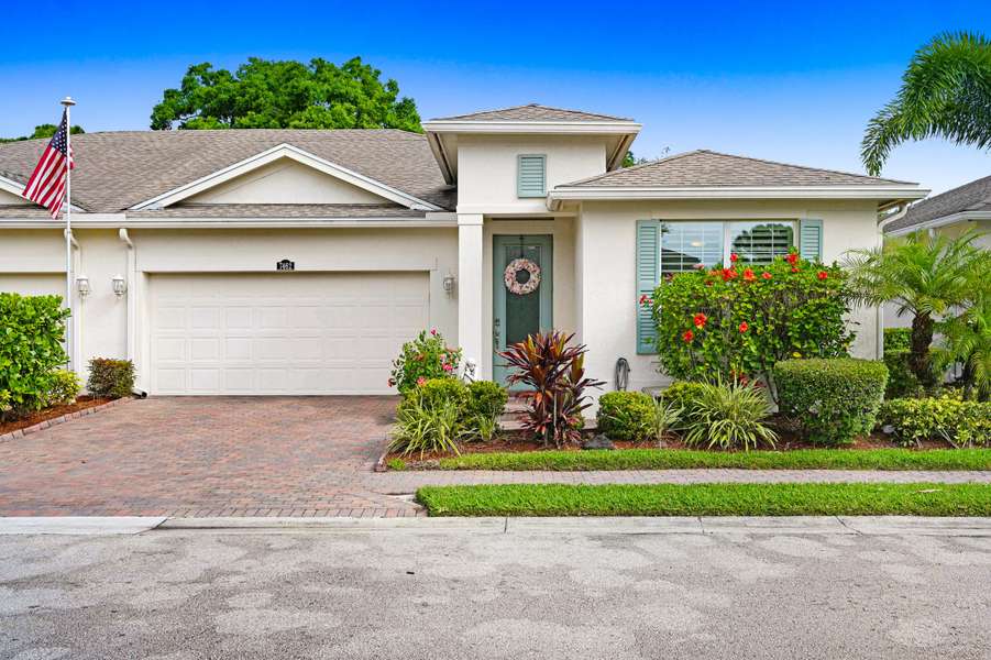 7462 White Oak LN, Vero Beach, FL 32966