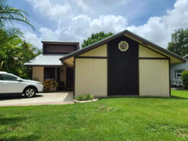 496 SE Cardinal TRL, Stuart, FL 34997