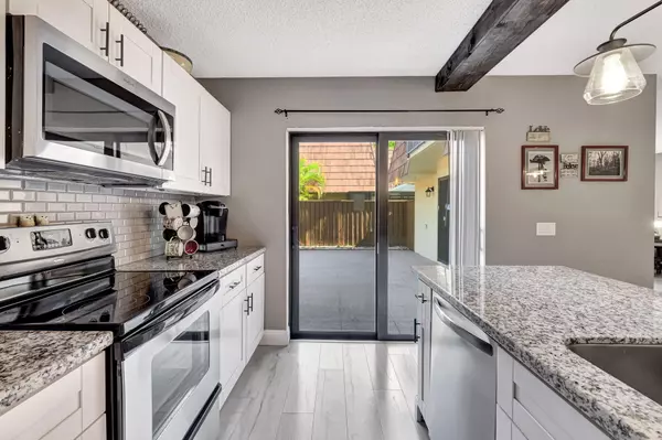 Boynton Beach, FL 33436,505 Buttonwood LN