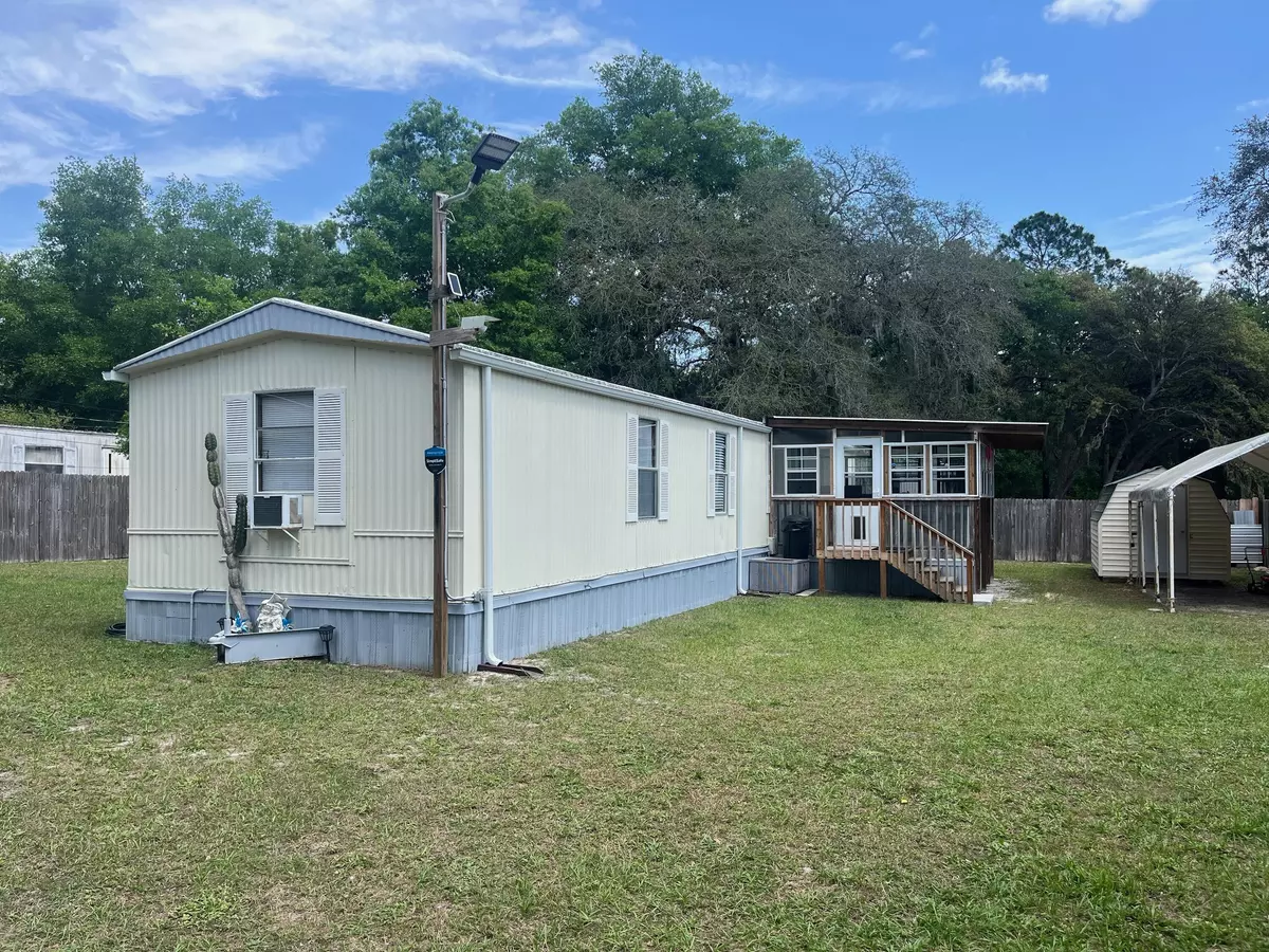 Silver Springs, FL 34488,711 SE 129th CT