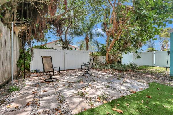 Riviera Beach, FL 33404,114 W 18th ST