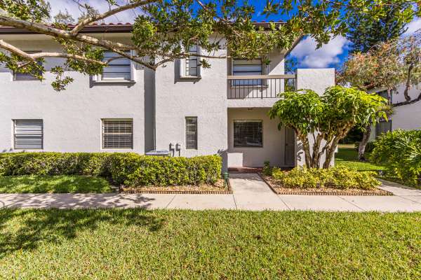 9205 Pecky Cypress LN 8g,  Boca Raton,  FL 33428