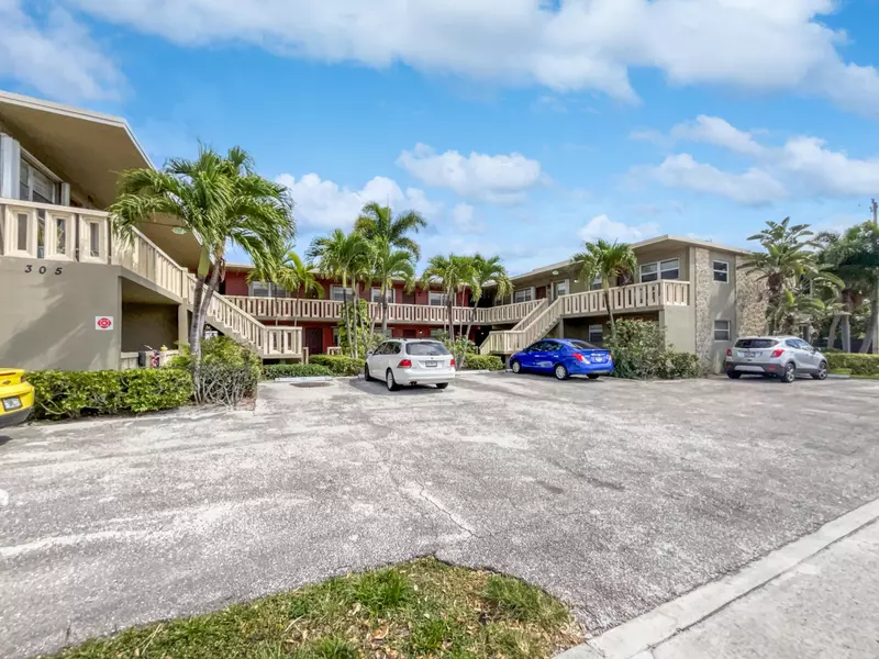 305 E Ocean AVE 204, Boynton Beach, FL 33435