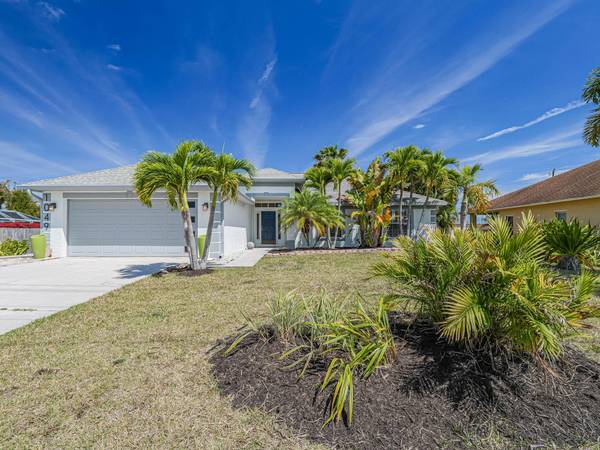 1049 SW Alcantarra BLVD, Port Saint Lucie, FL 34953