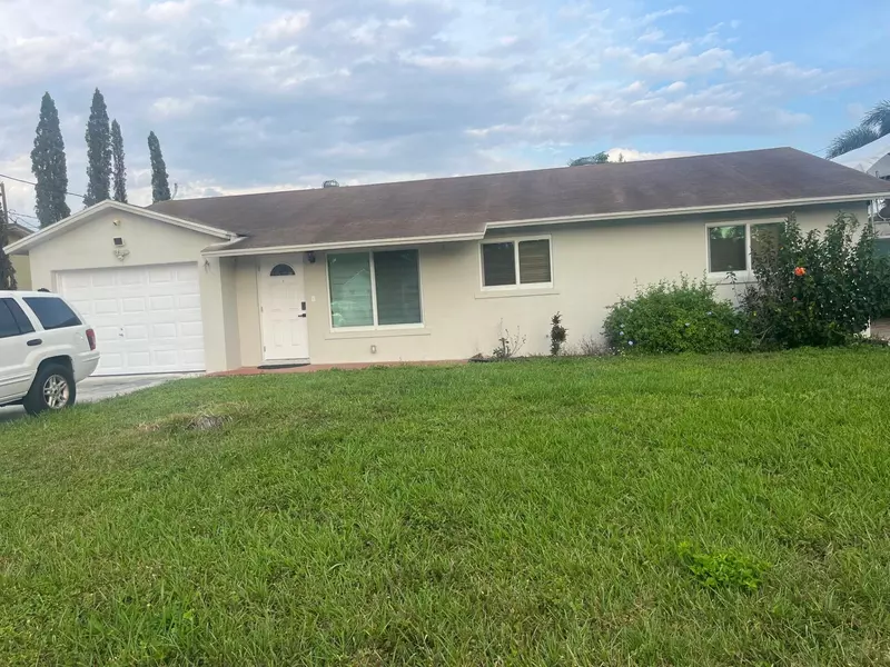 4446 Wilkinson DR, Lake Worth, FL 33461