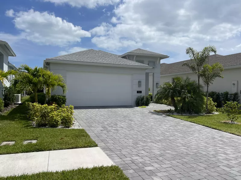 2124 Falls MNR, Vero Beach, FL 32967