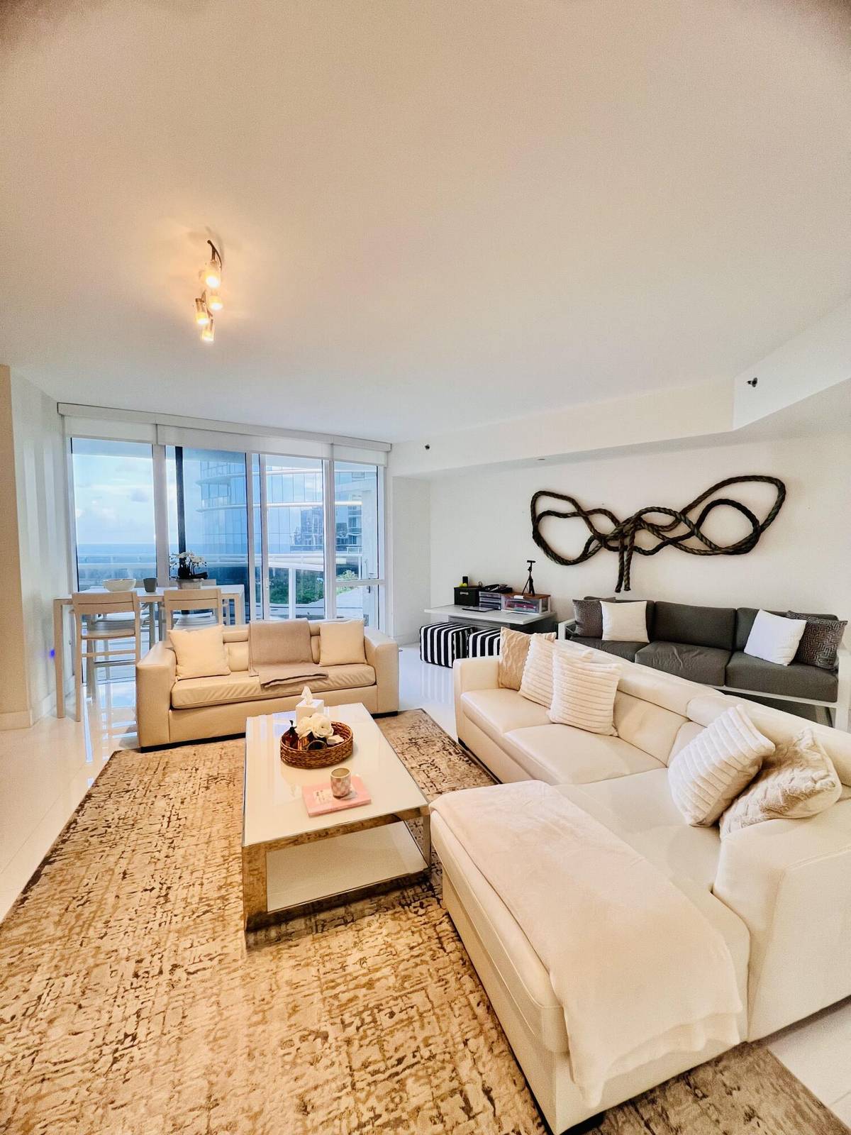 Sunny Isles Beach, FL 33160,15811 Collins AVE 407