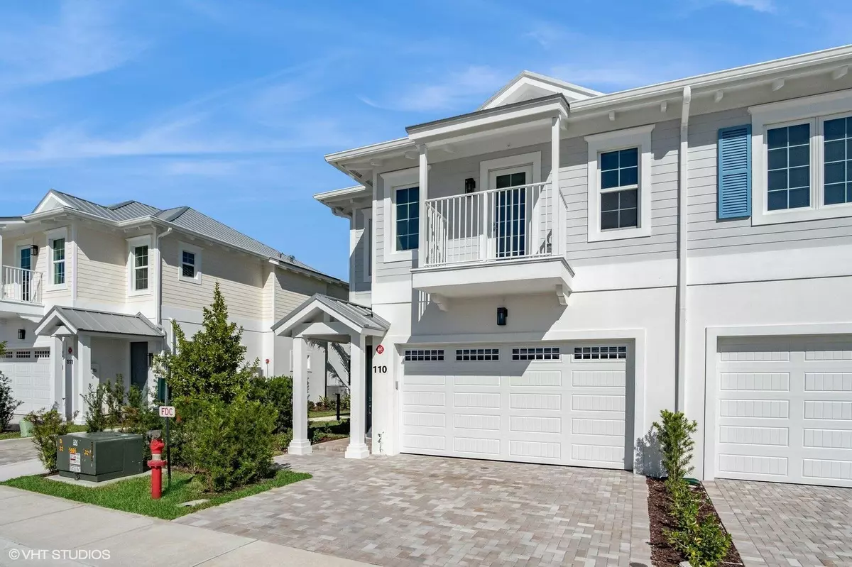 Tequesta, FL 33469,110 Royal Palm CIR