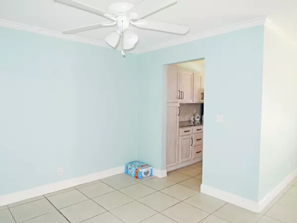 Fort Pierce, FL 34982,215 Manatee LN Apt B(E)