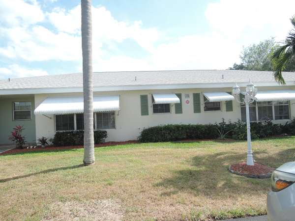 215 Manatee LN Apt B(E), Fort Pierce, FL 34982