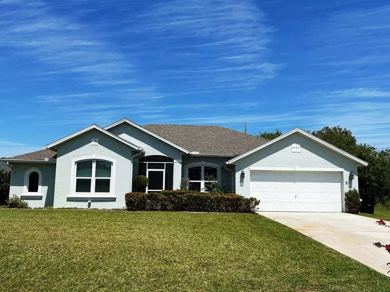 563 SW Crawfish DR, Port Saint Lucie, FL 34953