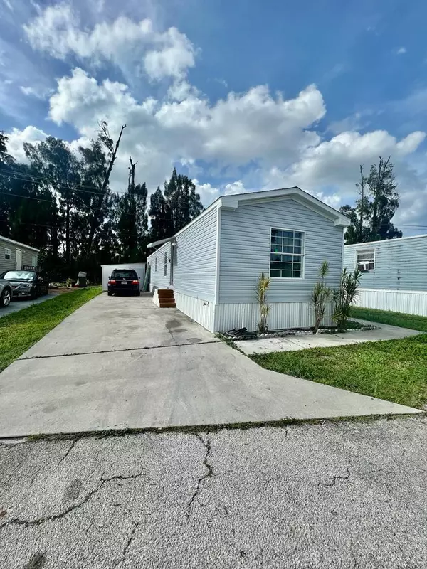 Palm Beach Gardens, FL 33410,277 Spring Circle