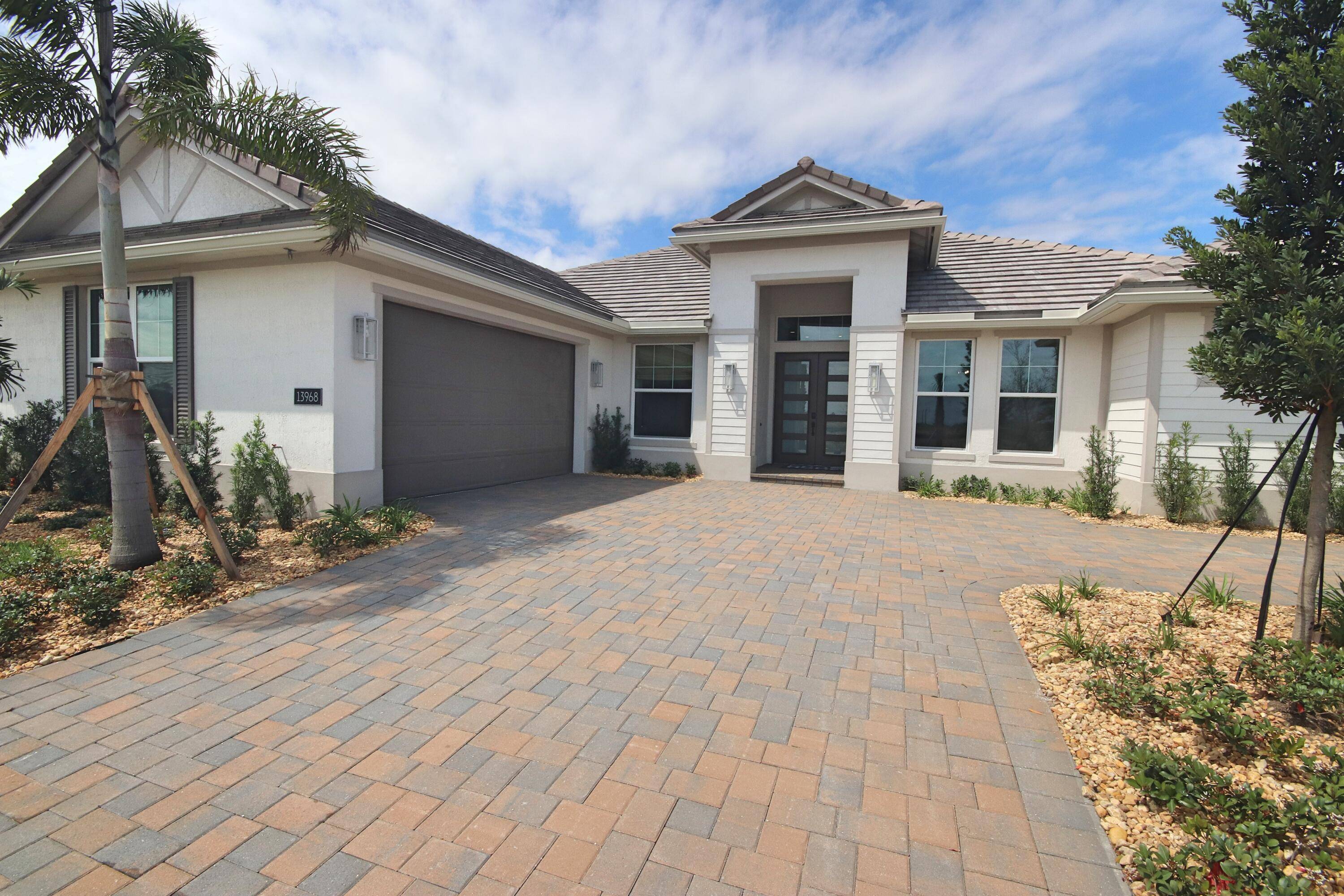 9267 SW Pinnacle PL, Port Saint Lucie, FL 34987