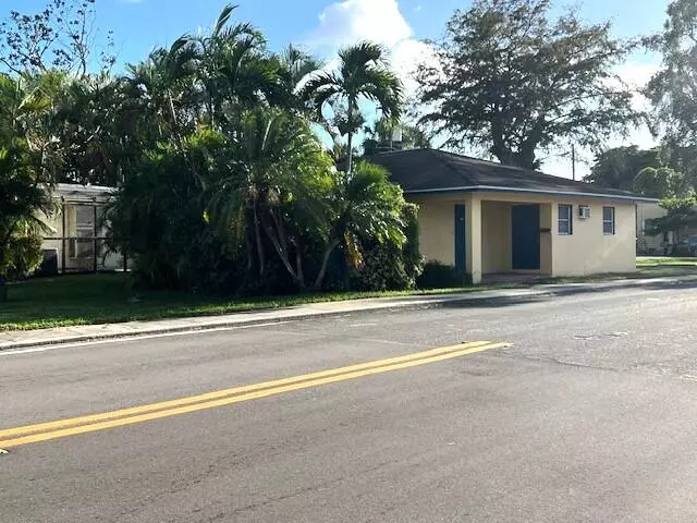 Pahokee, FL 33476,120 W Main ST