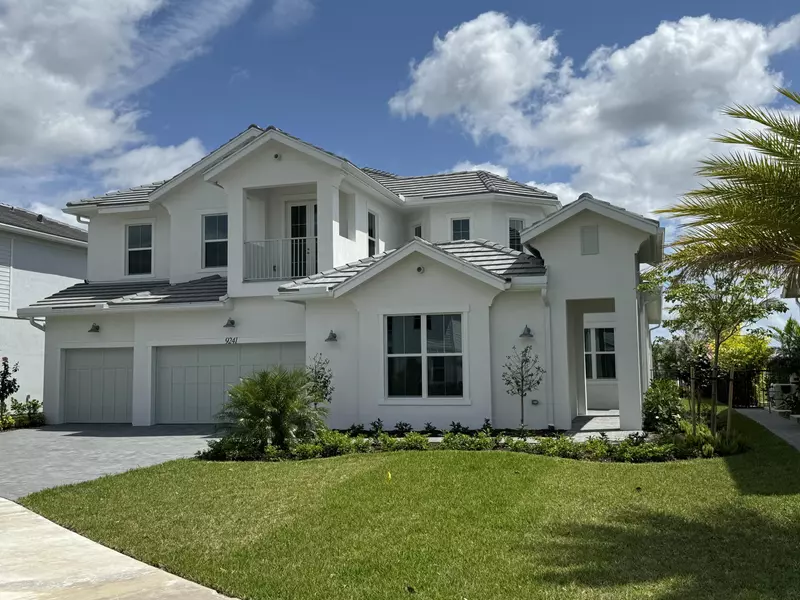 9241 Crestview CIR, Palm Beach Gardens, FL 33412