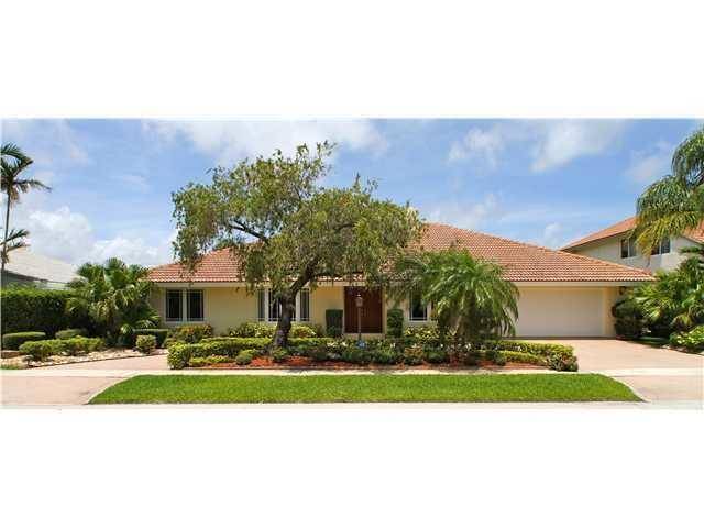 Boca Raton, FL 33487,885 NE Mulberry DR