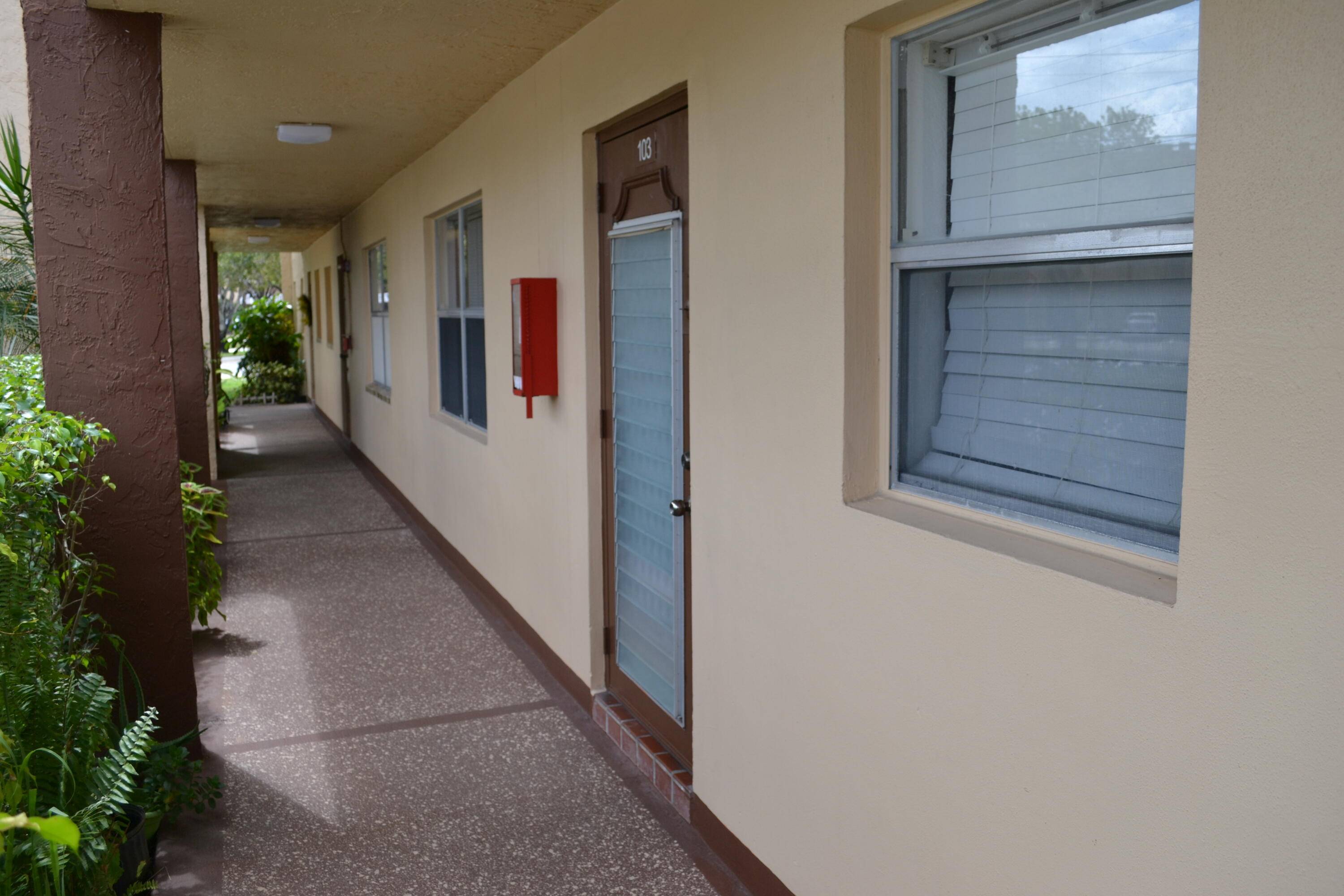 Sunrise, FL 33322,8901 Sunrise Lakes BLVD 103