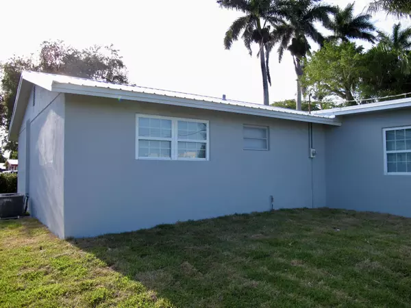 Pahokee, FL 33476,156 N Greenstar AVE