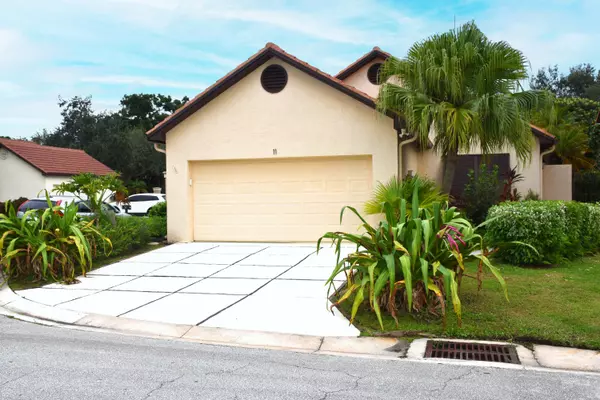 11 N Ironwood WAY, Palm Beach Gardens, FL 33418