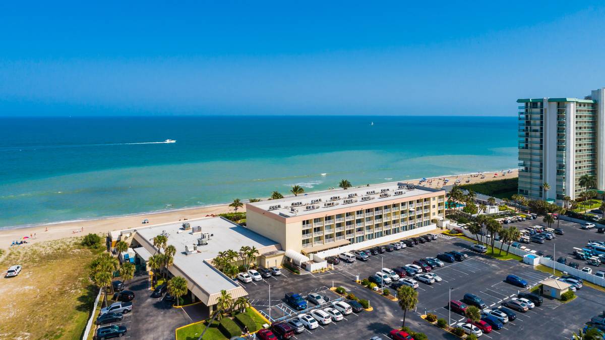 Jensen Beach, FL 34957,9800 S Ocean DR 106