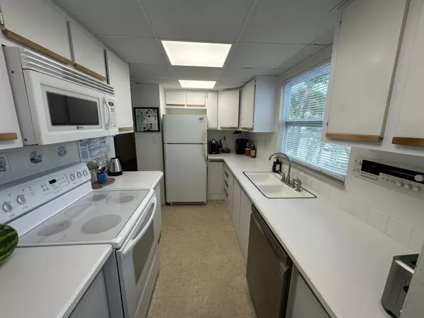 Jensen Beach, FL 34957,10701 S Ocean DR 836