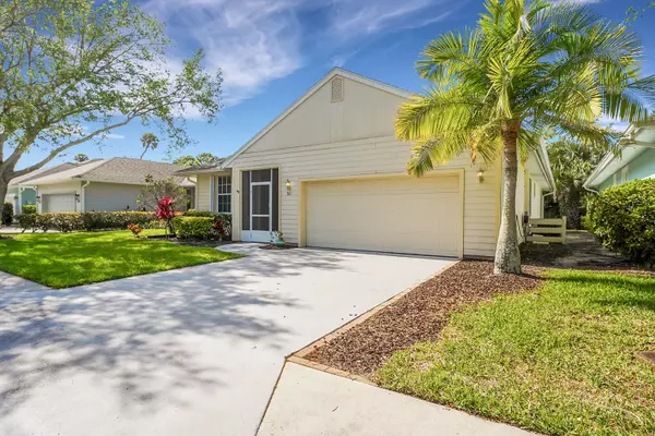 Vero Beach, FL 32962,301 Hawthorne LN