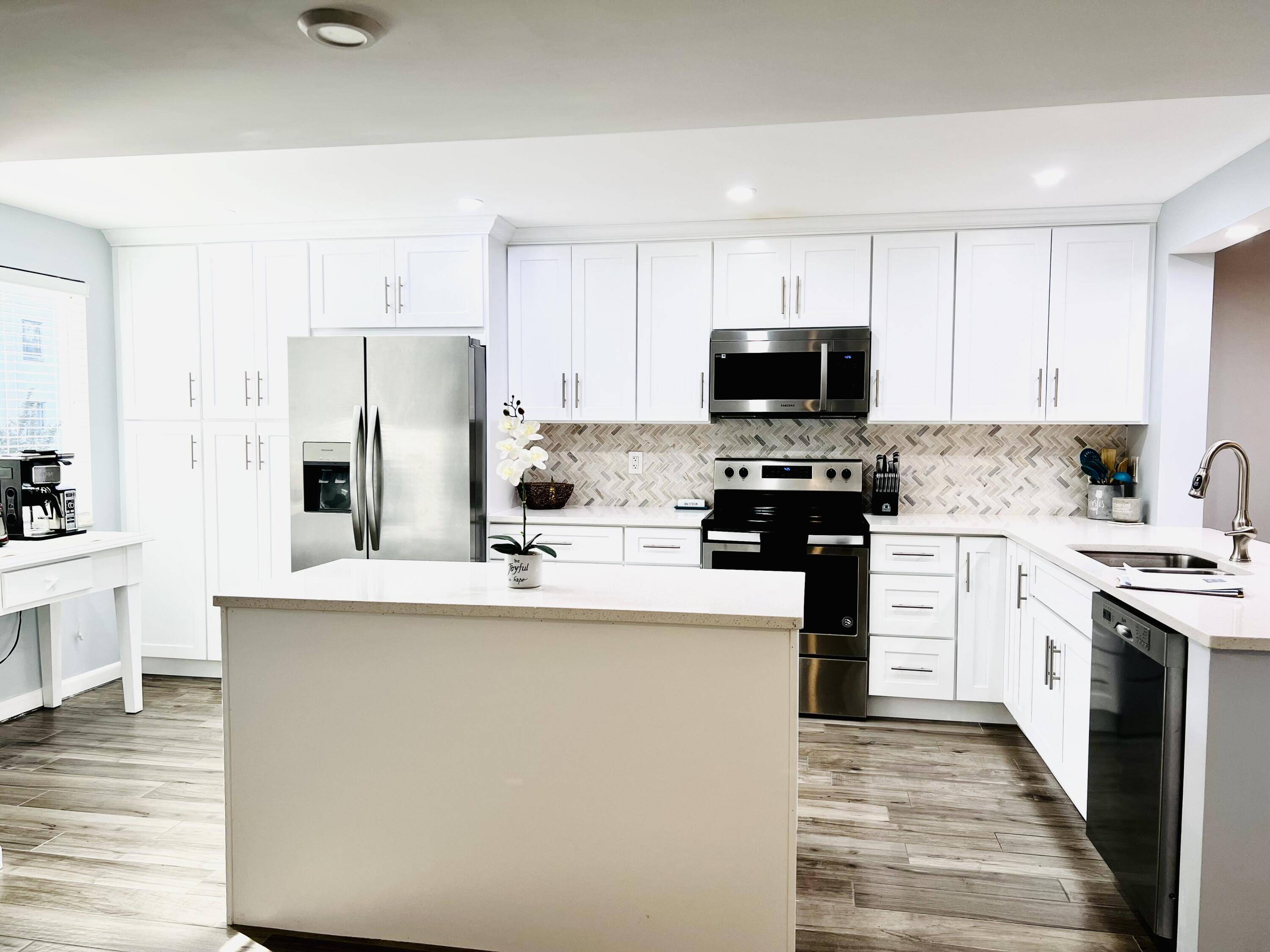 3146 Via Poinciana Apt 201,  Lake Worth,  FL 33467