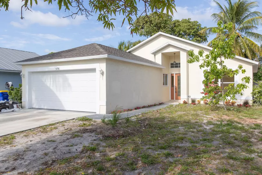 5796 SE Collins AVE, Stuart, FL 34997