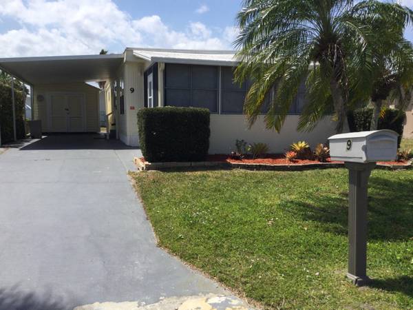 9 Islandia LN, Port Saint Lucie, FL 34952