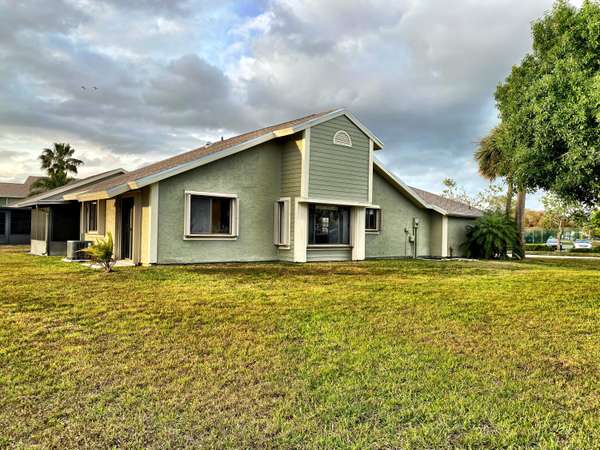 Port Saint Lucie, FL 34952,1550 SE Colchester CIR