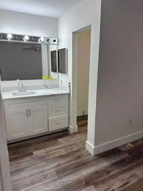 Deerfield Beach, FL 33064,889 Crystal Lake DR