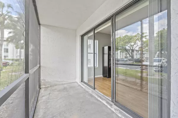 West Palm Beach, FL 33409,1010 Green Pine Blvd BLVD E1