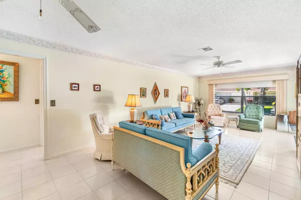 Boynton Beach, FL 33436,9785 Tabebuia Tree DR B