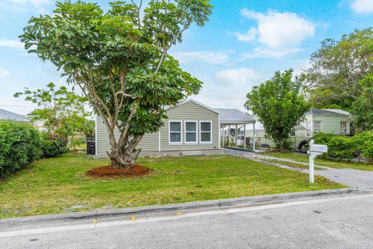 West Palm Beach, FL 33405,826 High ST