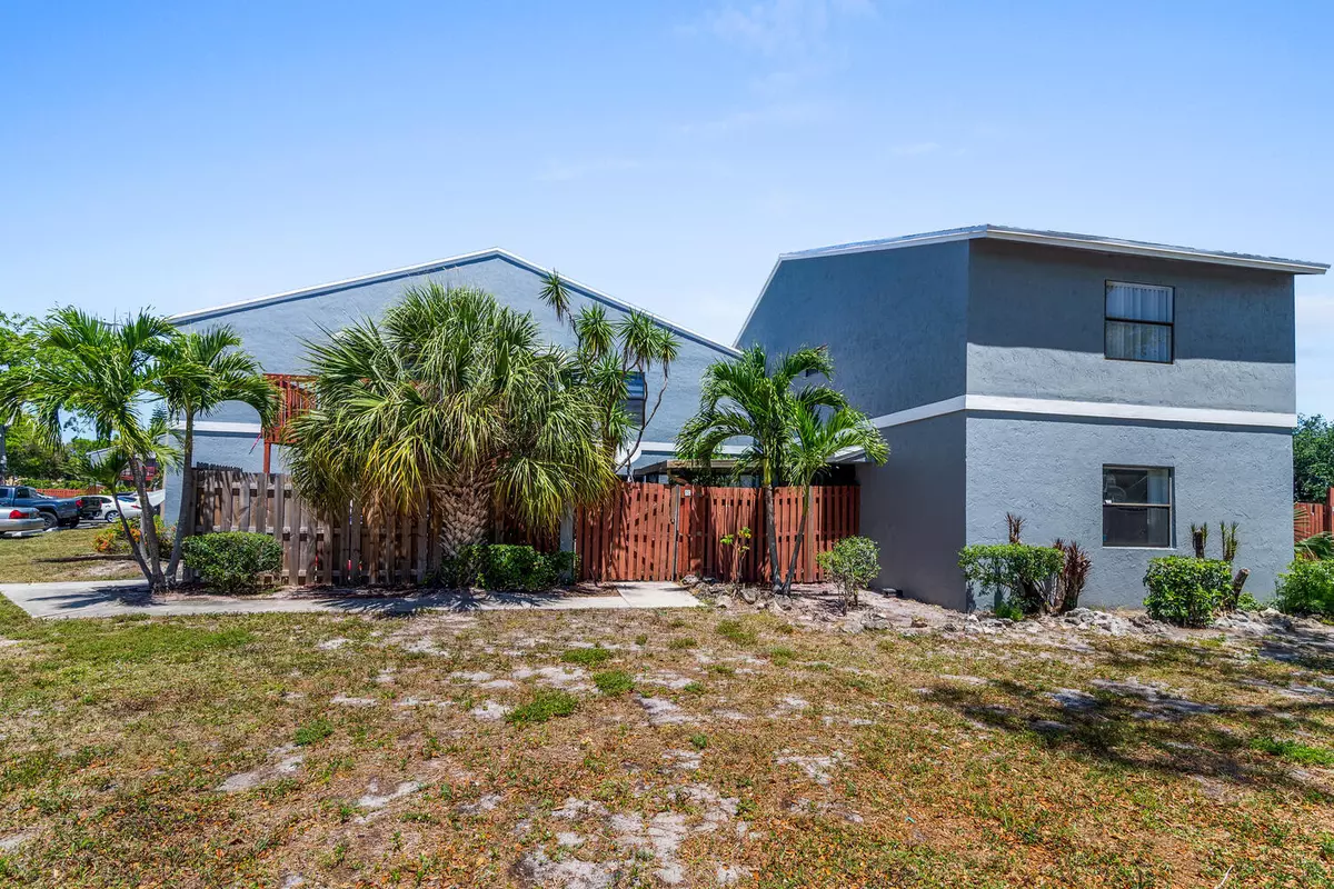 Boynton Beach, FL 33435,7 Crossing CIR C