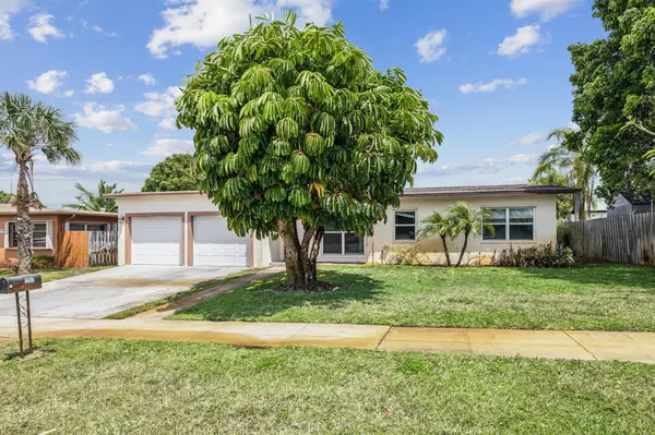 1015 W Drew ST, Lantana, FL 33462