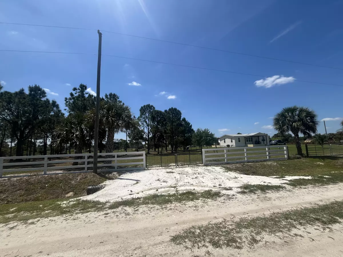 Okeechobee, FL 34972,19788 NW 284th ST