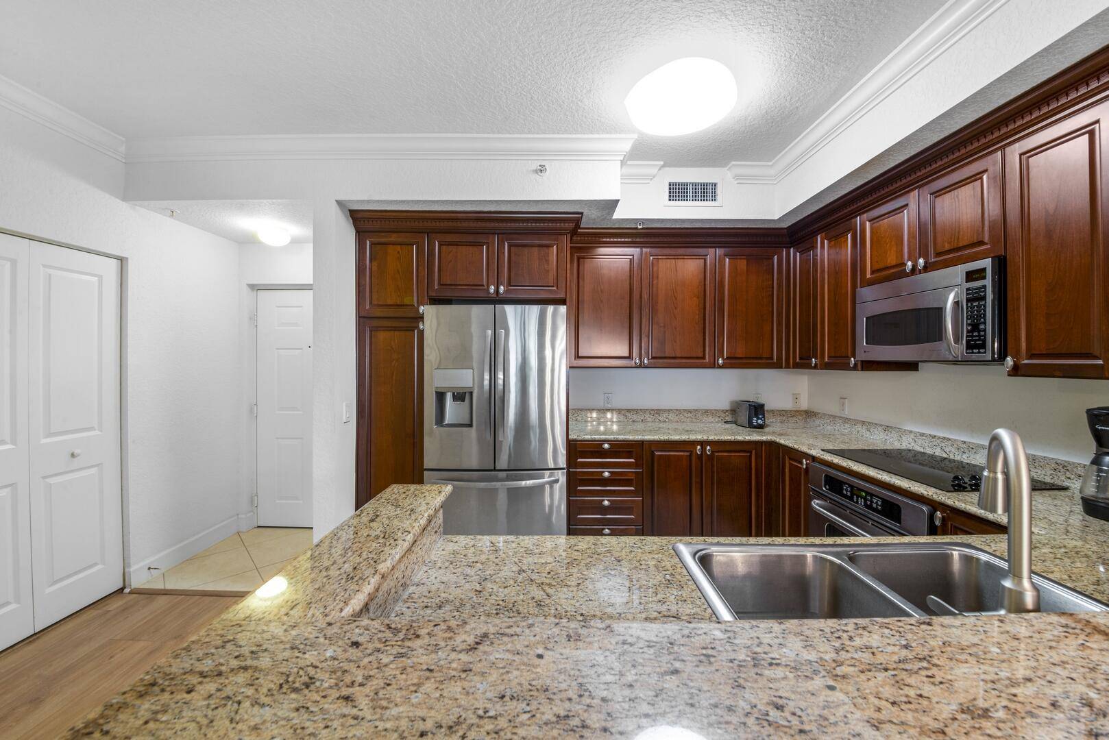 Boynton Beach, FL 33426,3 Renaissance WAY 211