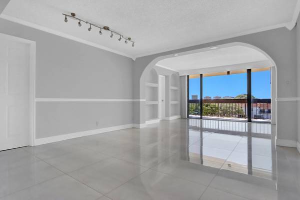 2000 Presidential WAY 504, West Palm Beach, FL 33401