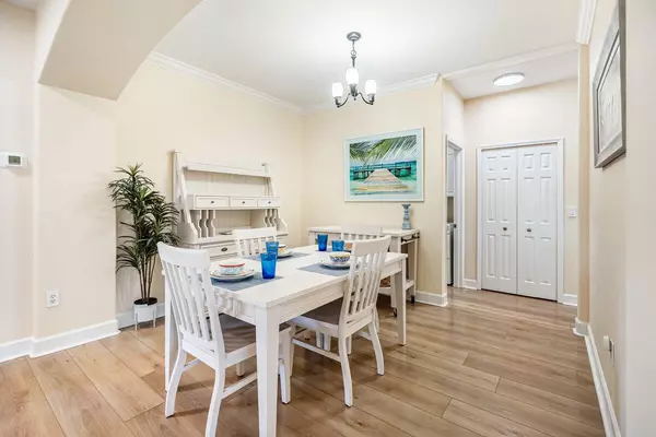 Melbourne, FL 32903,581 Bismarck WAY 103