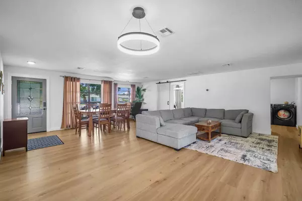 Palm Beach Gardens, FL 33410,3585 Dunes RD