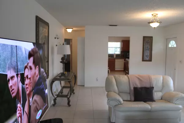 Boca Raton, FL 33433,6354 Walk CIR