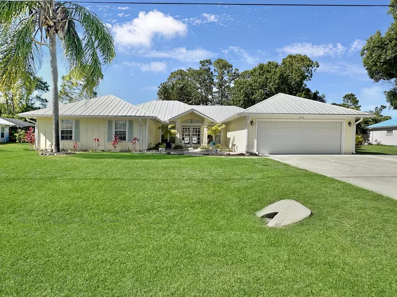 4504 Redwood DR, Fort Pierce, FL 34951