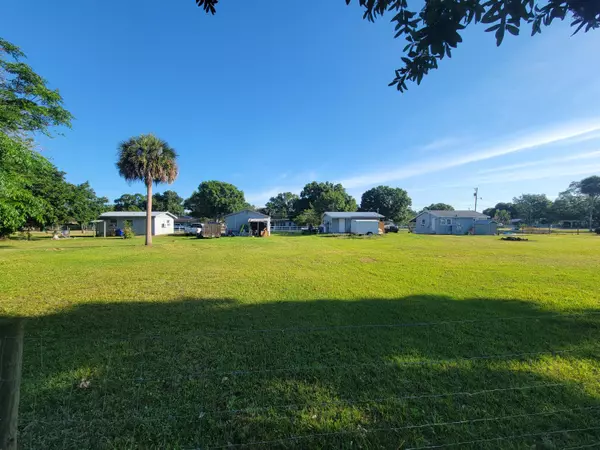Okeechobee, FL 34974,1003 SW 10th ST