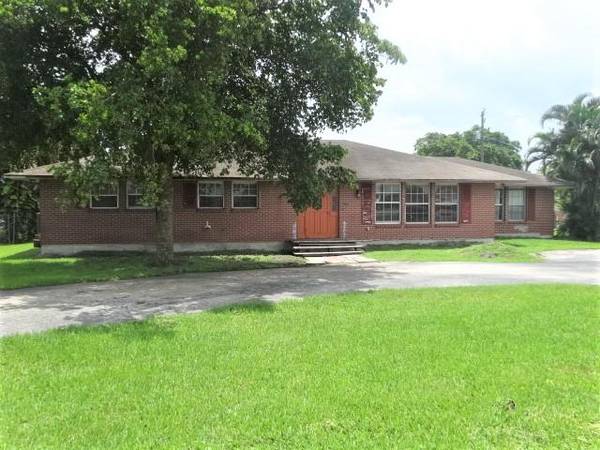 Belle Glade, FL 33430,765 S Main ST