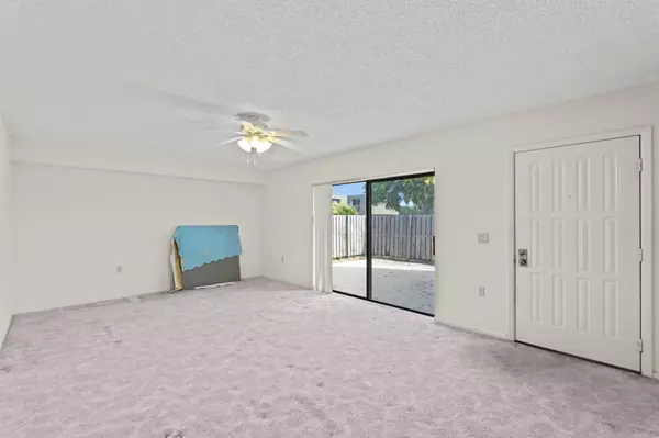 West Palm Beach, FL 33407,1023 10th WAY