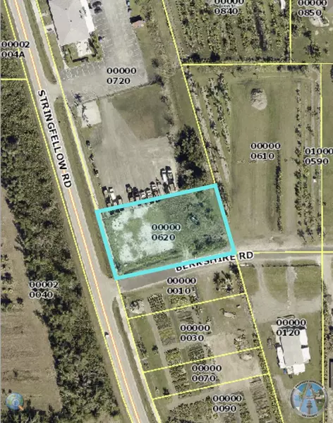 8078 Stringfellow RD, Saint James City, FL 33956