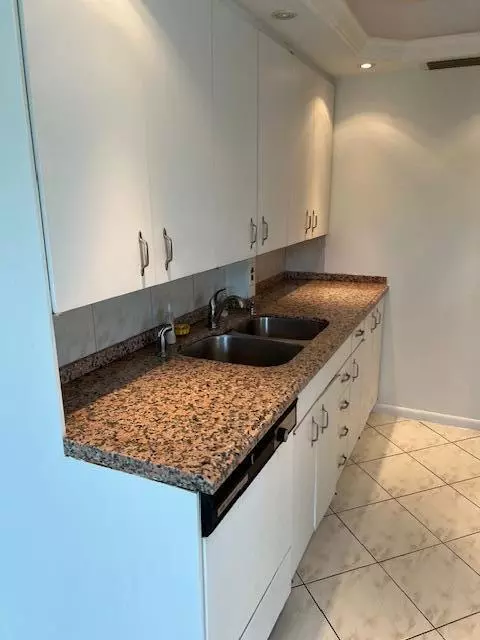 Deerfield Beach, FL 33442,2085 Newport S 2085