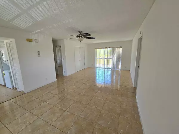 Delray Beach, FL 33484,13648 Coconut Palm CT B