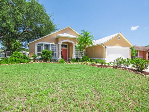 532 SE Cliff RD, Port Saint Lucie, FL 34984